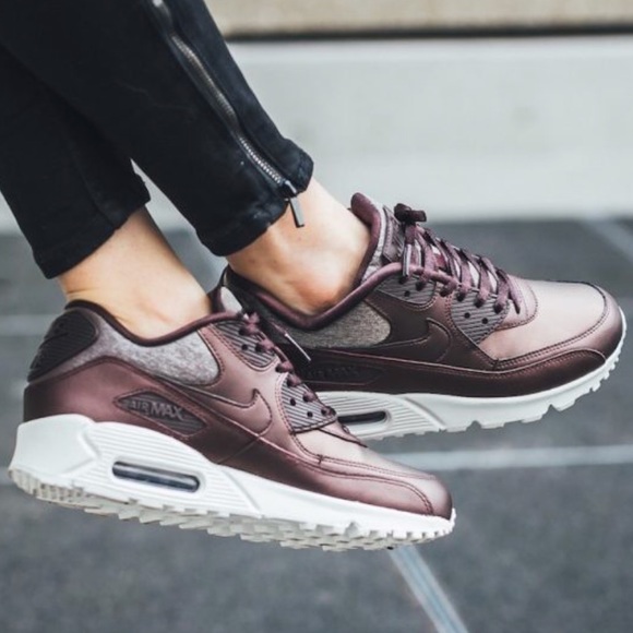 Nike Shoes - NWT Nike Air Max 90 PRM MTLC Manogany WMNS